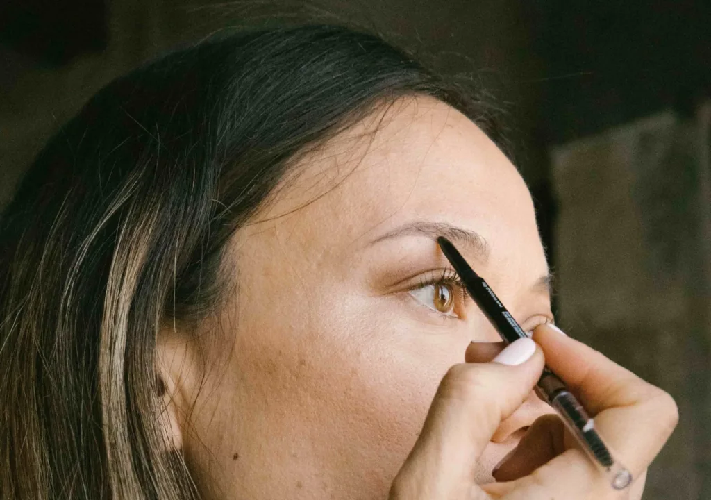 Skinny brows