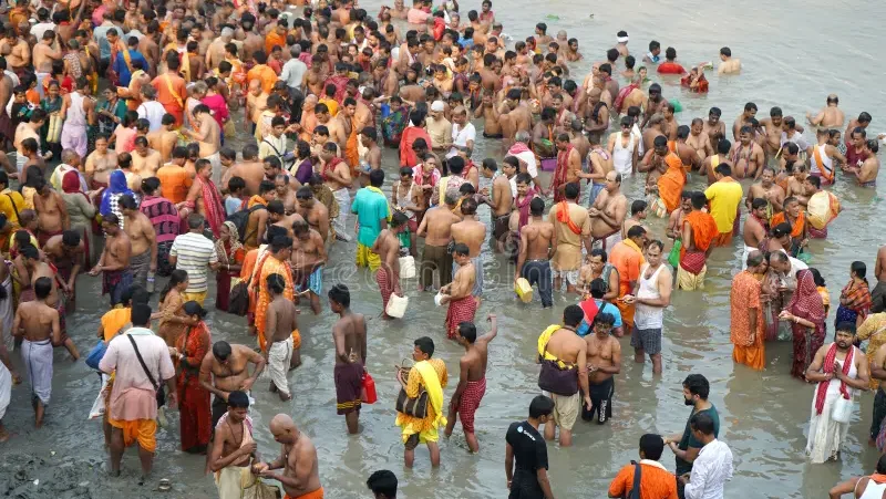 People performing Tarpan at Babughaat in Kolkata in 2025