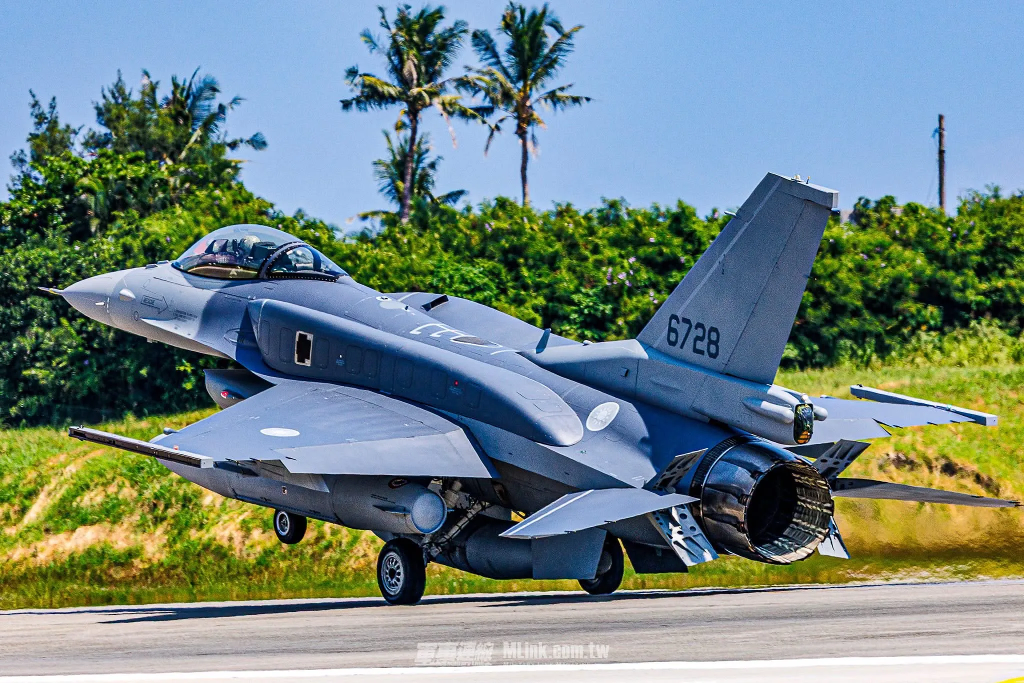 Taiwan already flies F-16s, but the new Block 70 jets will eventually take its F-16 fleet above 200 aircraft | X (@CollinSLKoh)