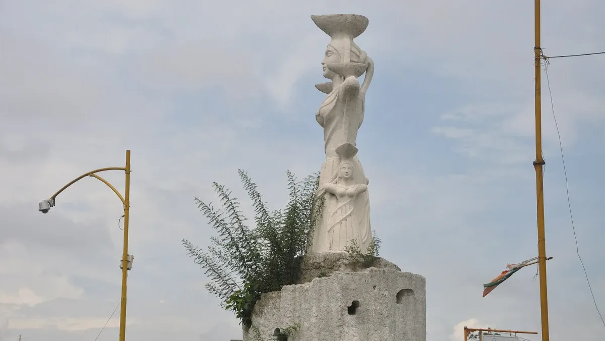 31-foot Kolkata landmark disappears, reappears after 12 years