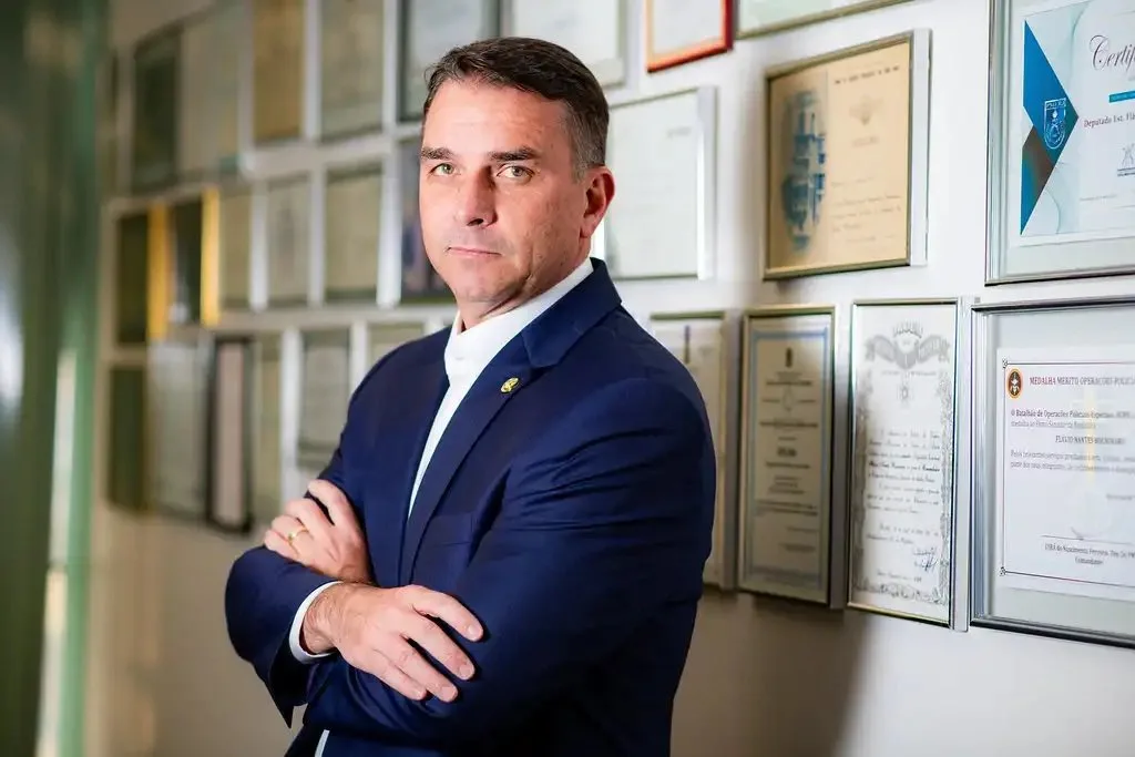 Brazil election: Can Lula stop Flávio Bolsonaro’s march towards power?