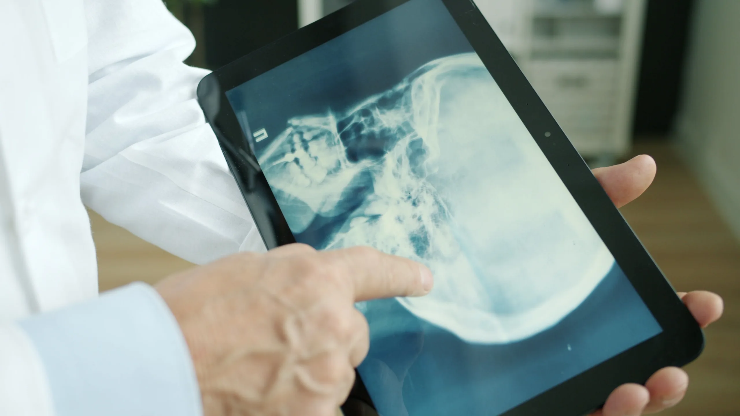 Too much screen time? Doctors warn of bone health risks in Indian kids
