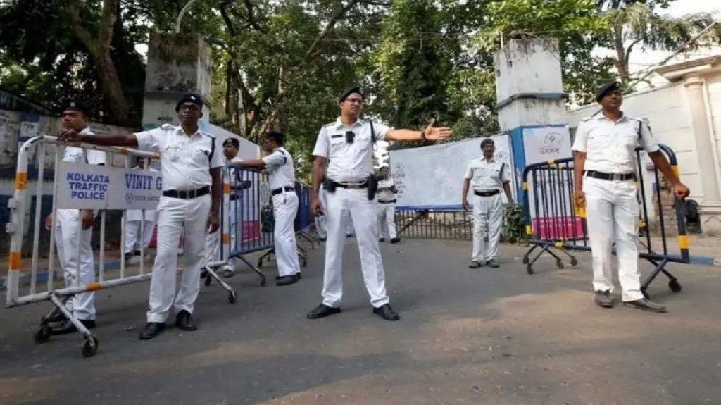An alleged assault in Kolkata has led to the arrest of three members of a 13-year-old girl’s family after an 18-year-old man, his father and the teenager’s friend were reportedly beaten, threatened at gunpoint and forced to walk naked along a public lane. (ANI)