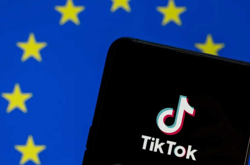 Infinite scroll, autoplay in EU crosshairs over teen addiction fears