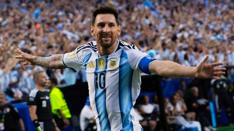 ‘World must accept Messi is the GOAT’: Brazil legend Ronaldo’s remark reignites debate after World Cup hat-trick