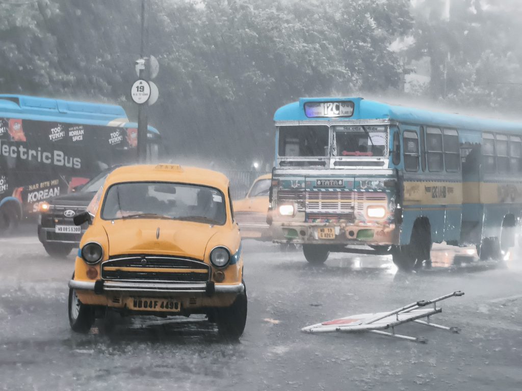Kolkata streets flooded during heavy rain