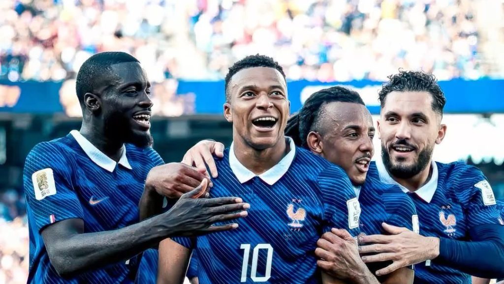 Kylian Mbappe penalty sends Les Bleus into World Cup quarter-finals