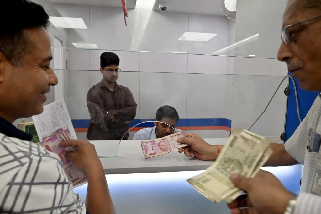 The RBI has said 98.47% of Rs 2,000 notes have been returned | Representational image/ANI