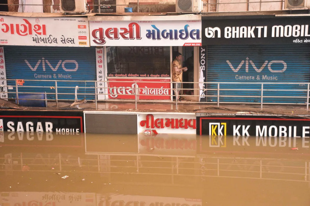 Over 40 Mobile Phone Shops Submerged at Surat's Podar Arcade After Heavy Rain