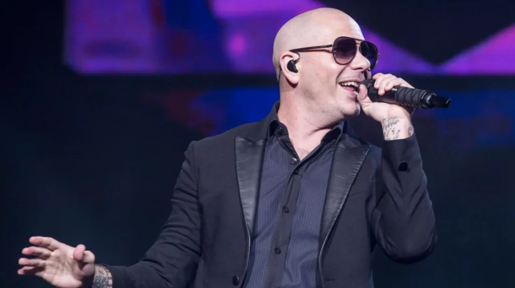 The record attempt was announced earlier this year after Pitbull invited concertgoers to attend his Hyde Park performance dressed in bald caps. (X)