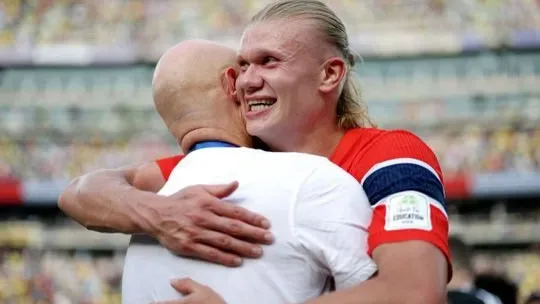 Norway coach with Haaland
