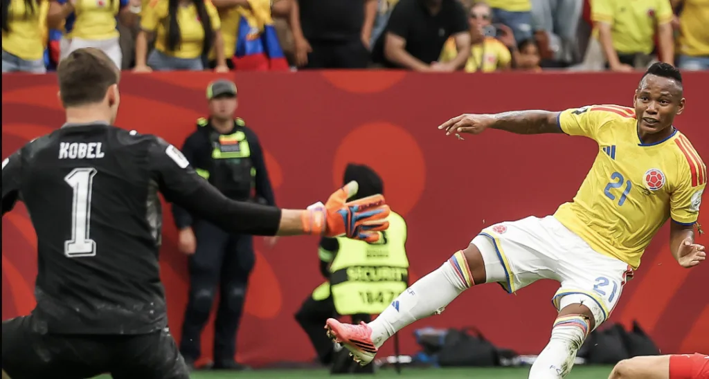 Jaminton Campaz receives death threats after Colombia's World Cup exit. (X)