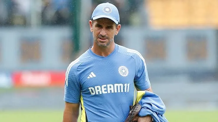 Ten Doeschate brought valuable international coaching experience and strong tactical inputs to the Indian dressing room. (X)