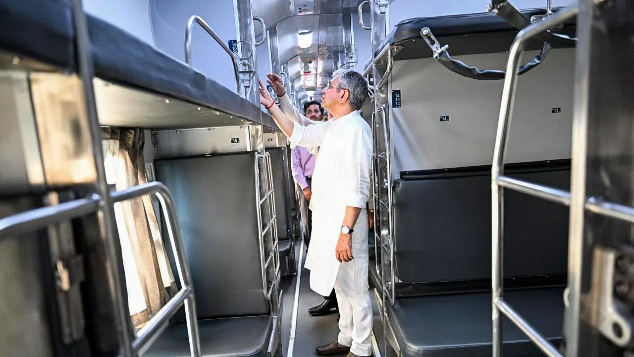 About 1.27 crore linen items missing: Railways rolls out tech to curb AC coach theft
