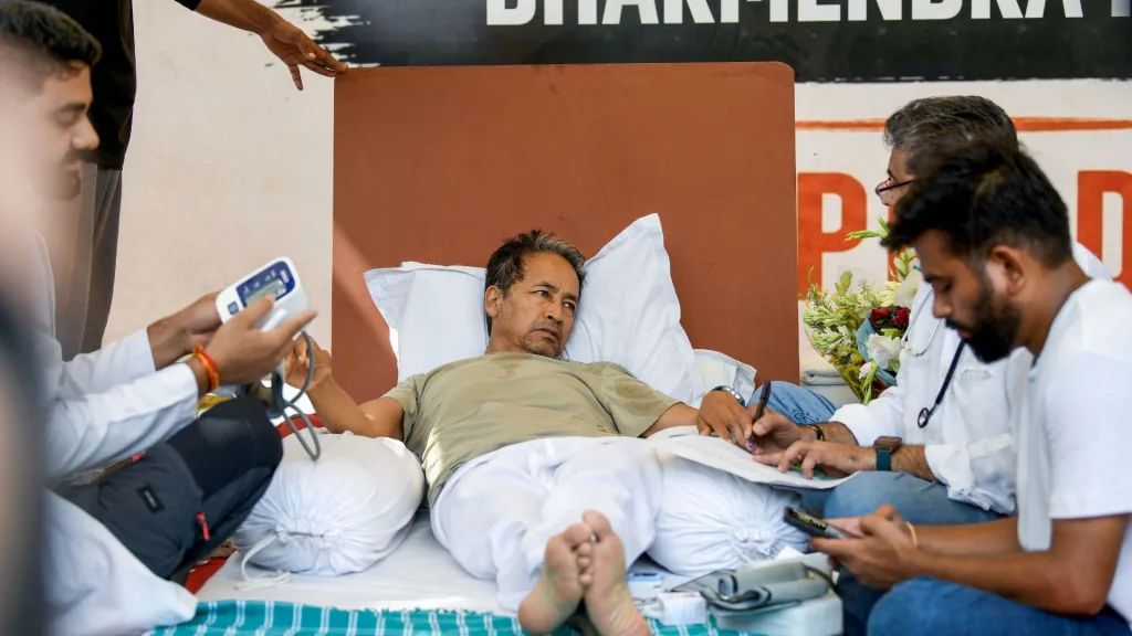 Environmentalist Sonam Wangchuk Enters the 18th Day of Indefinite Hunger Strike