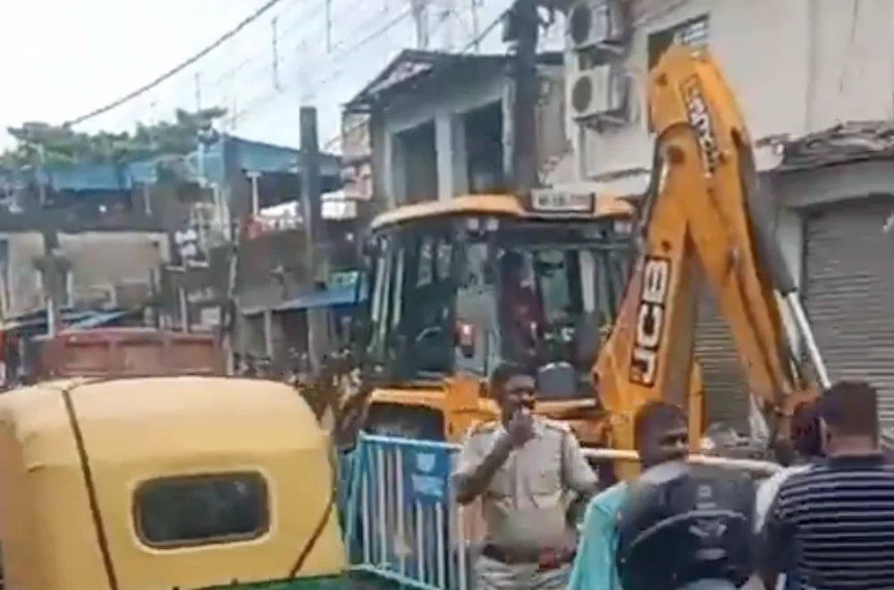 The Calcutta High Court's proceedings on the demolition of Abhishek Banerjee's office will continue after the government submits its status report. (X)