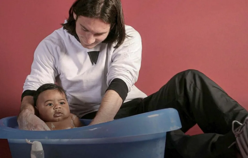 Messi bathed baby Lamine Yamal.