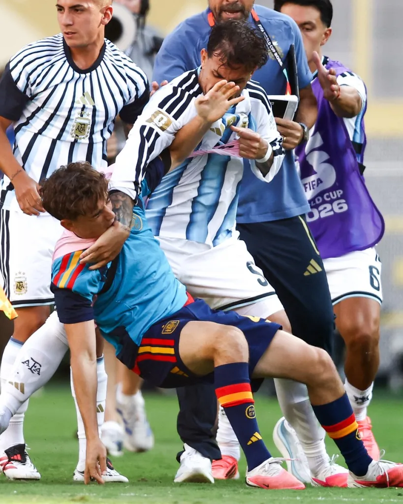 FIFA to investigate after Peredes' fight