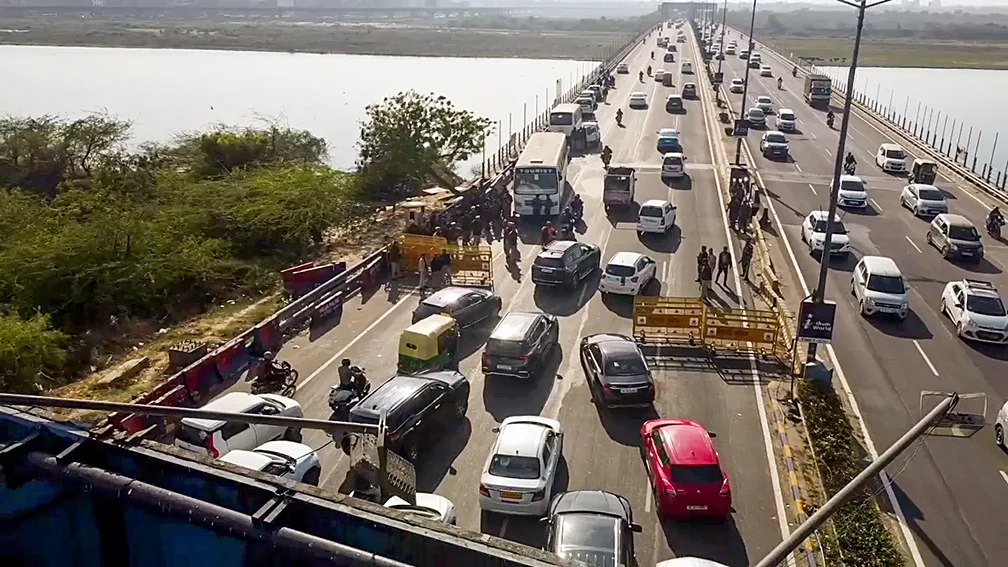 Delhi Traffic Police has urged commuters to avoid central Delhi till August 13 as traffic restrictions continue during the Monsoon Session and the CJP protest.