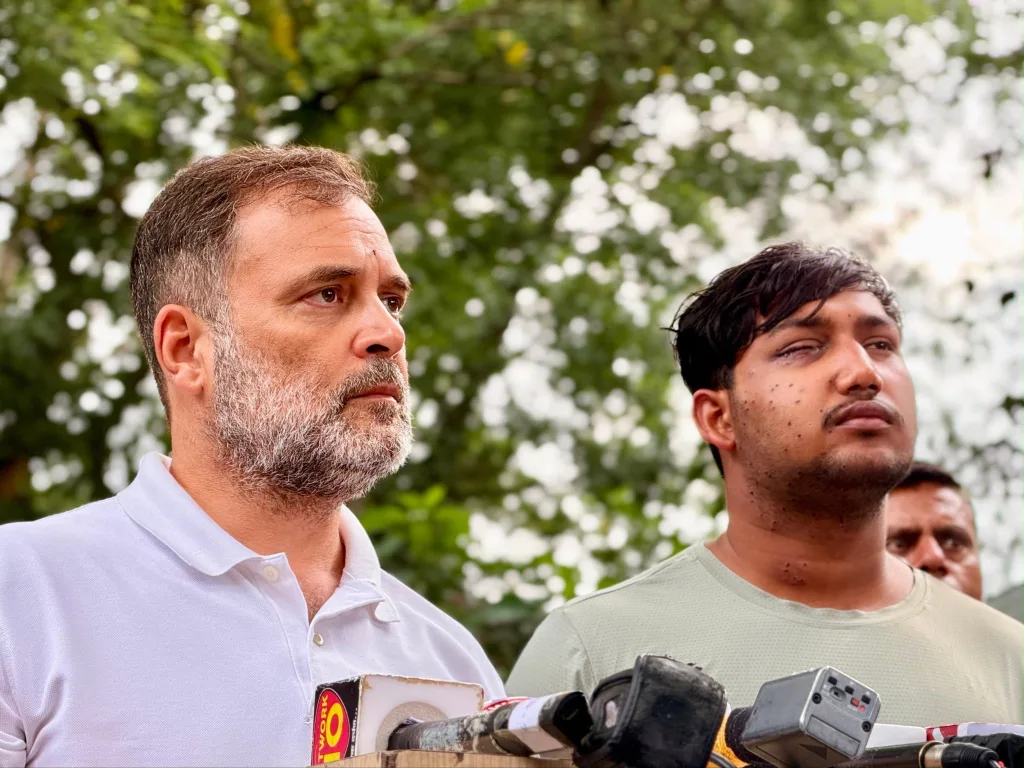 Rahul Gandhi with a pellet gun victim during the student protest on 20th July.