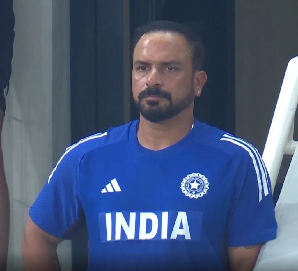 T Dilip and Ryan Ten Deoschate left the Indian coaching staff. 
