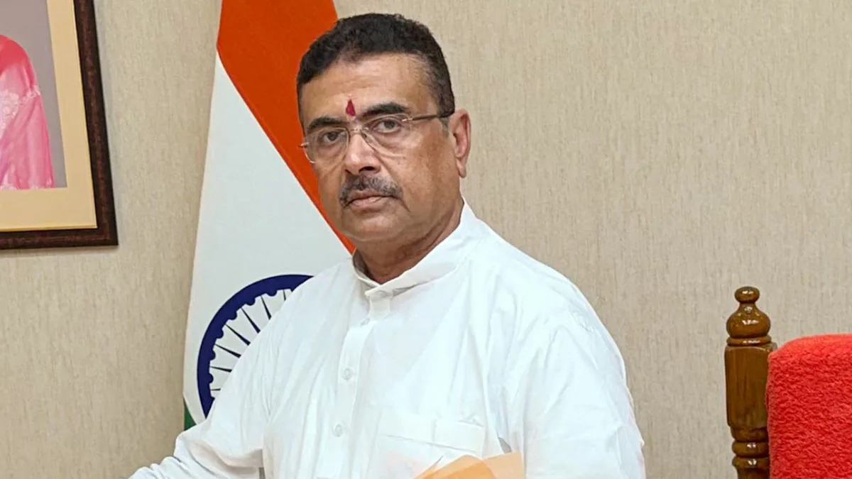 मुख्यमंत्री शुभेंदु अधिकारी के हेलिकॉप्टर की इमरजेंसी लैंडिंग, क्या वजह आई सामने?